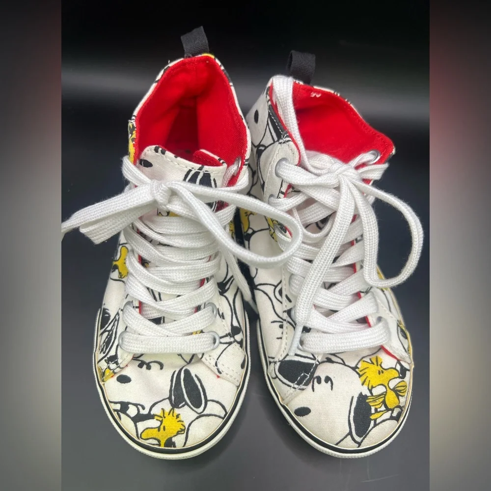 Gap/ Peanuts Collaboration- High-Top Sneakers -‎ White/Yellow, Size:11 Toddler